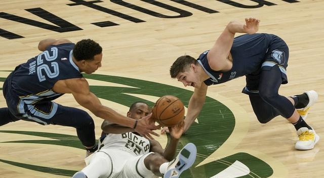 星空体育官网入口 字母哥 国际赛场 