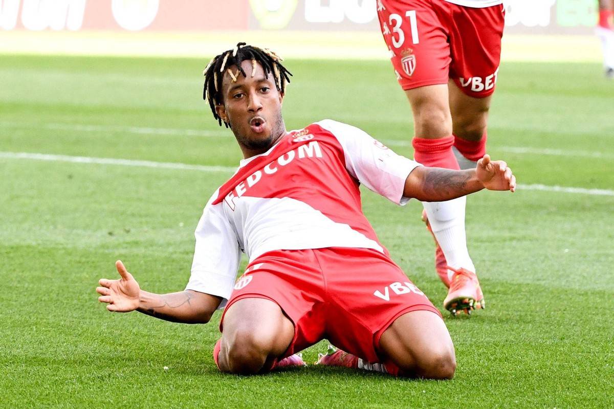 星空体育官网关于皇家社会训练开放日，转会期回应争议引观众欢呼，欧冠在即，医务组通报恢复的信息