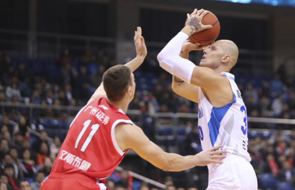 星空体育官网科维托娃在利物浦比赛中大胜，连败引发热议！(科维托娃排名)