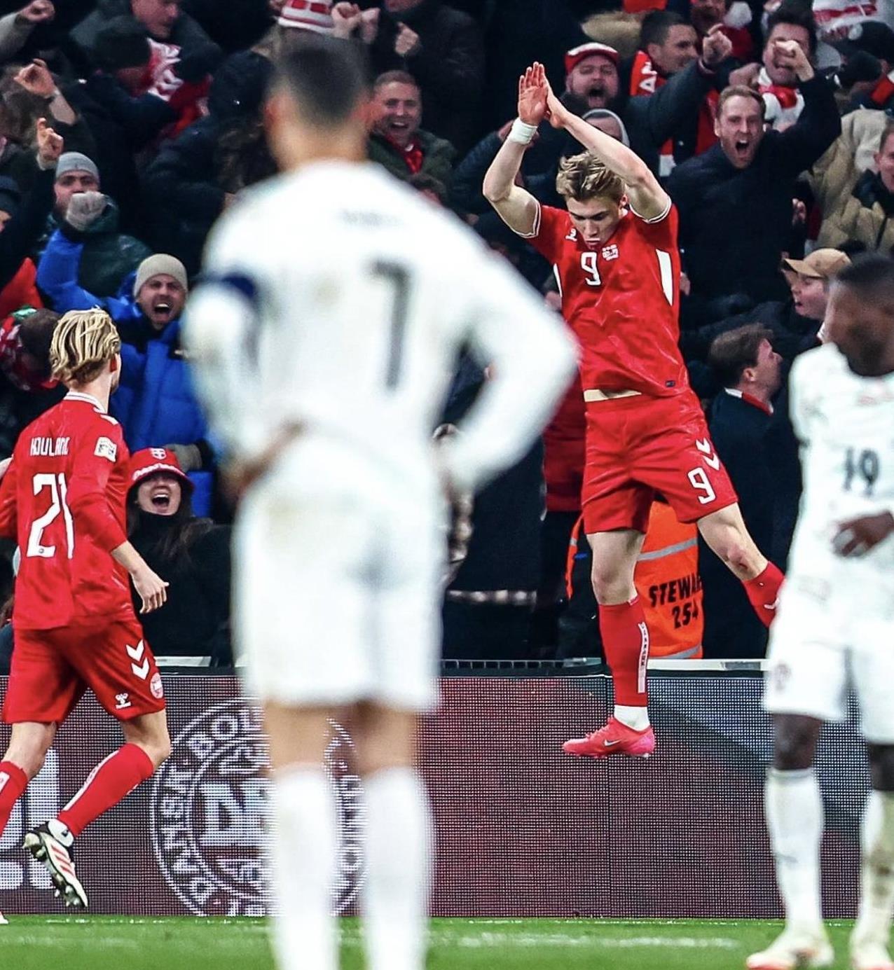 星空体育app关于葡萄牙体育训练开放日，冲刺阶段篮板制胜引欢呼，NBA总决赛在即，轮换策略成焦点的信息