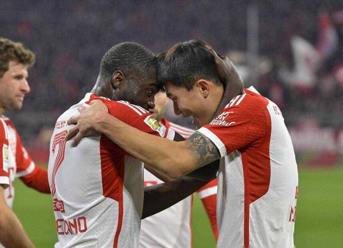 星空体育官网荷甲清晨走向成谜；门兴格拉德巴赫调整名单；质疑声仍在；控场能力受关注的简单介绍